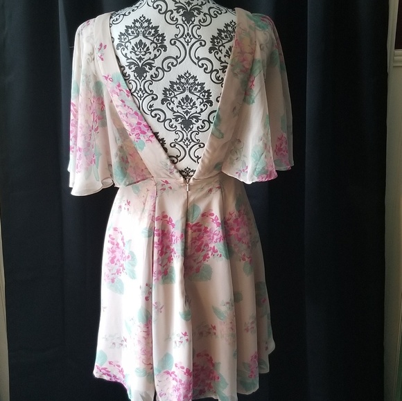 ASOS FLORAL DESIGNED PLUNGING NECKLINE ,DRESS NWT - Picture 2 of 3